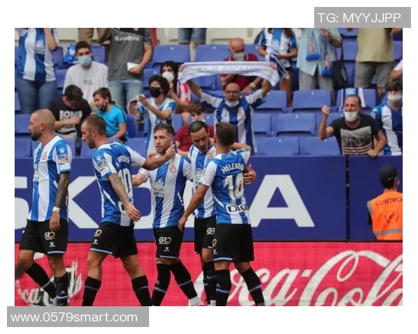 杭州足球队在奥运会积分榜上以99分稳居榜首展现强大实力